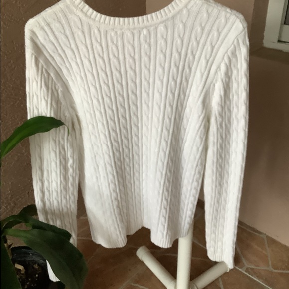 Sweater ribbed white long sleeves size L  in great shape stretches .💕💕 - Picture 2 of 8